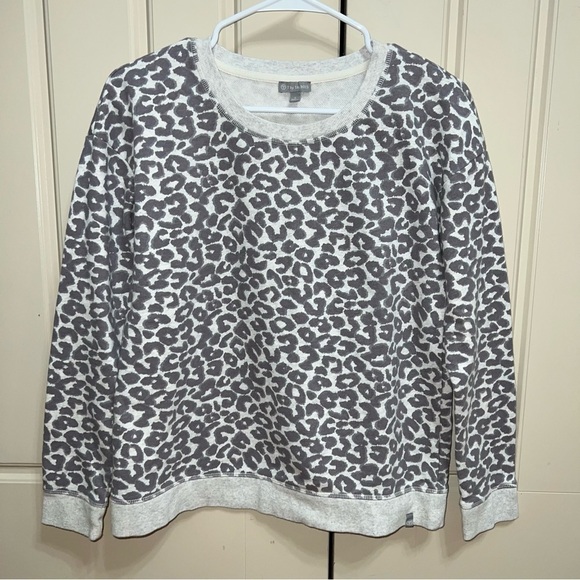 T by Talbots Classic French Terry Cheetah Sweatshirt Size Small - Picture 2 of 11